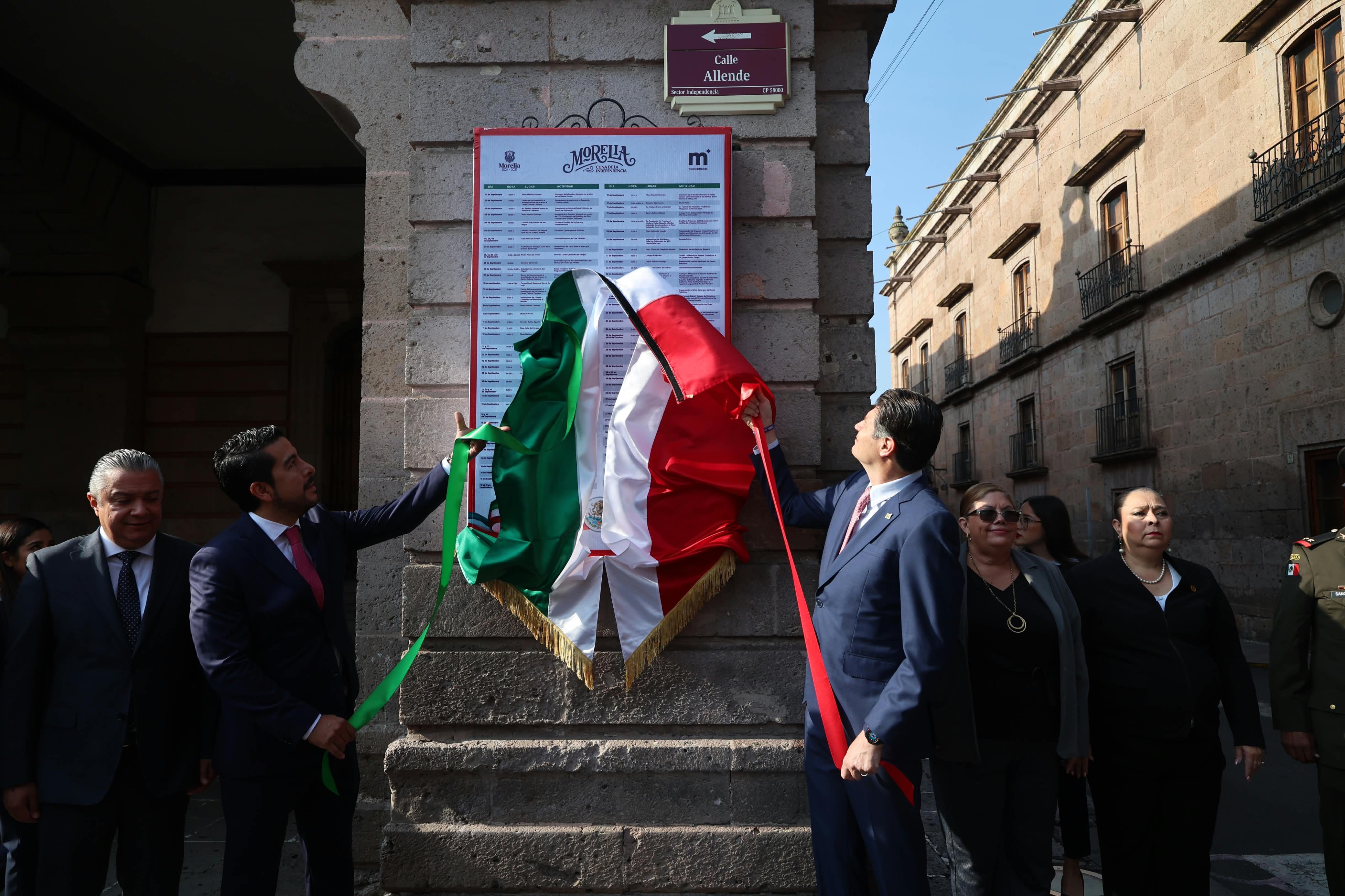Encabeza Alfonso Martínez colocación de programa patrio en Bando Solemne