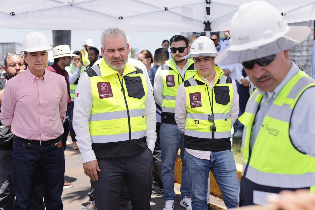 Supervisa Bedolla construcción de primer distribuidor vial “La Rinconada” en Zamora