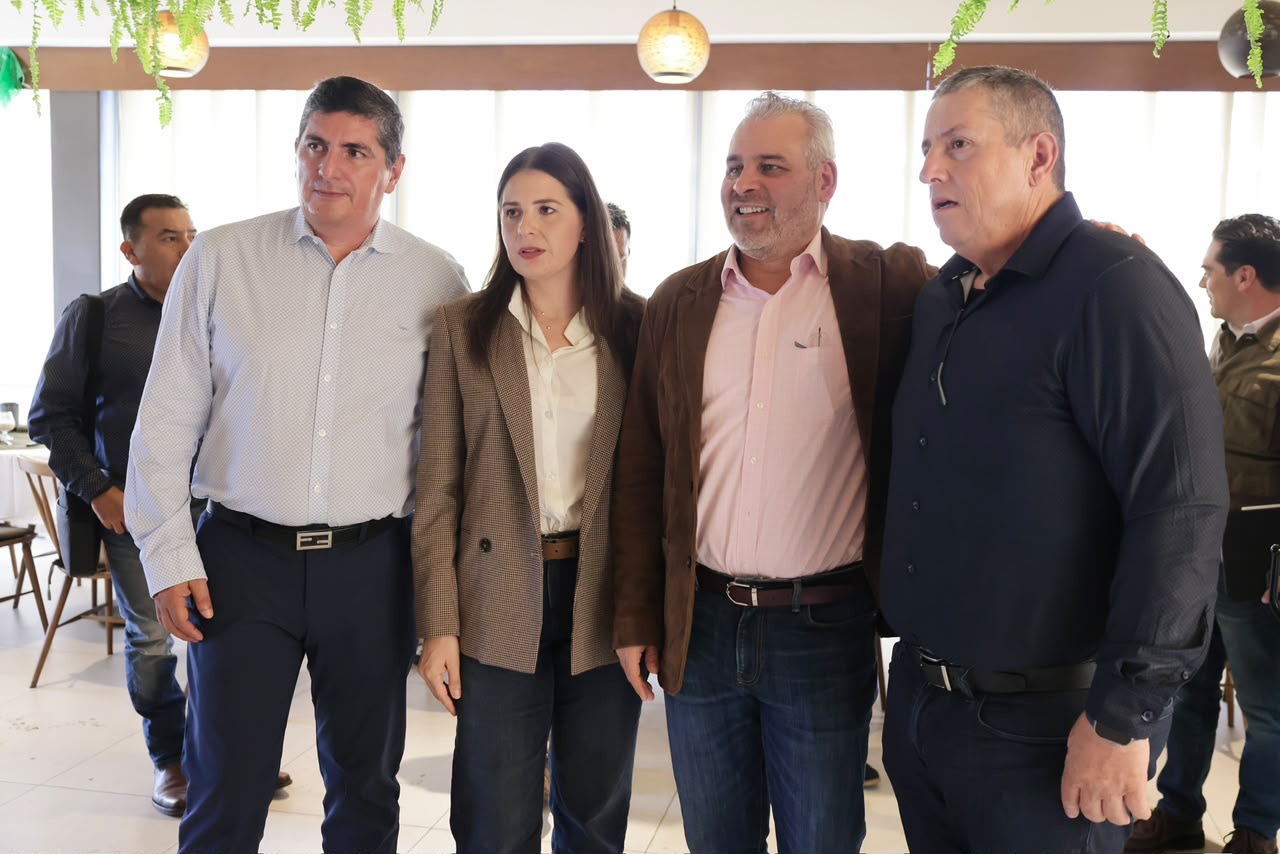Reconocen constructores de Uruapan avances en infraestructura por Bedolla