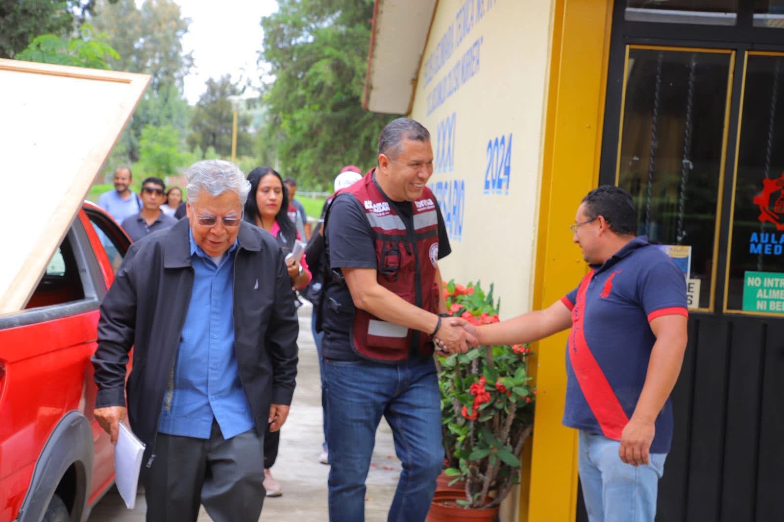 Juan Carlos Barragán transforma mil escuelas de Morelia