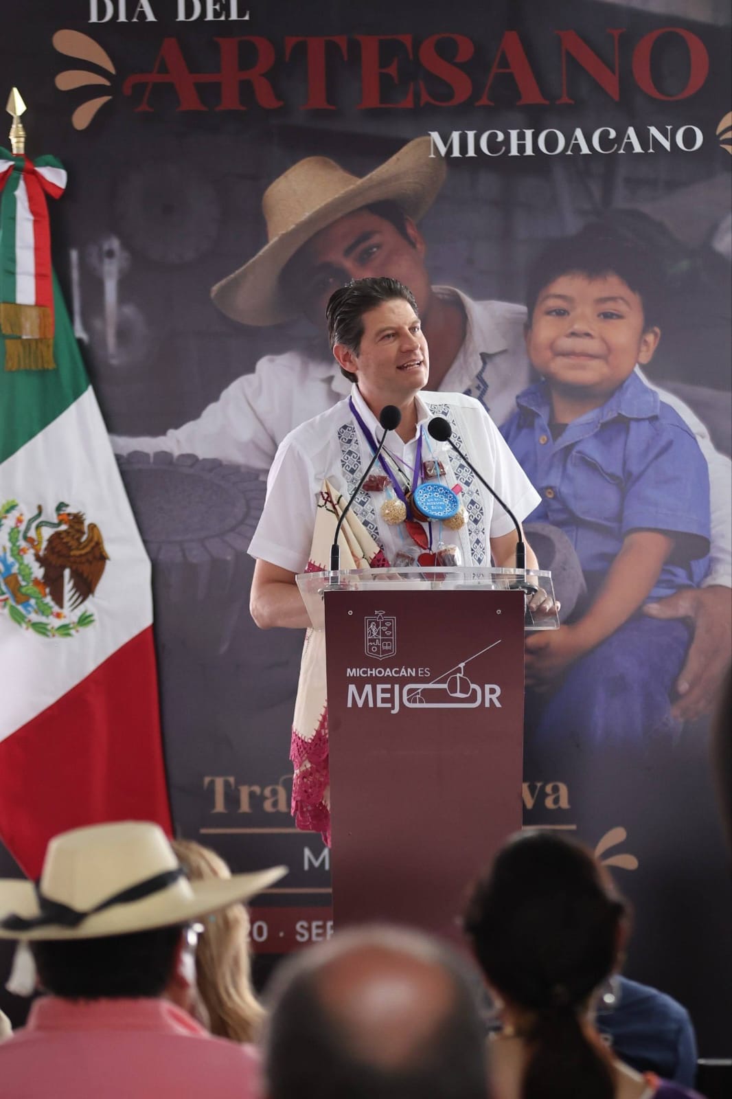 Alfonso Martínez destaca el orgullo de celebrar en Morelia las tradiciones artesanales de Michoacán