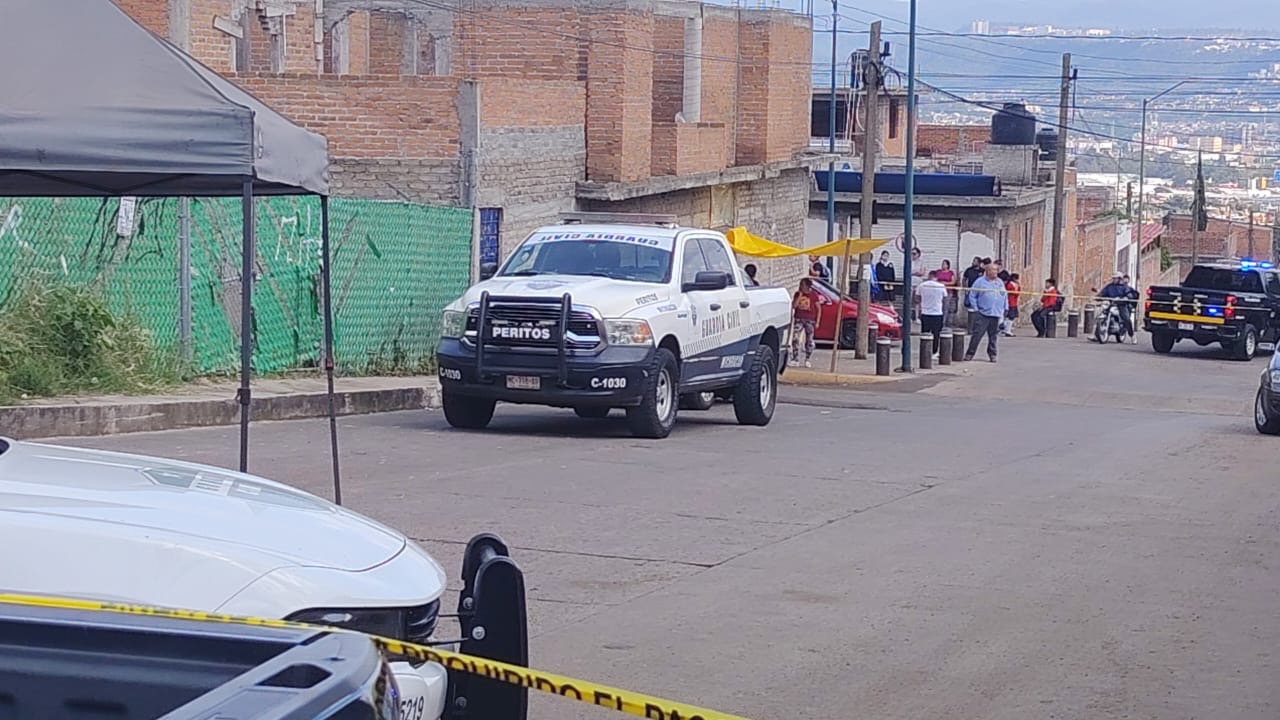 Adolescente muere tras caer de una camioneta recolectora de basura, en Morelia